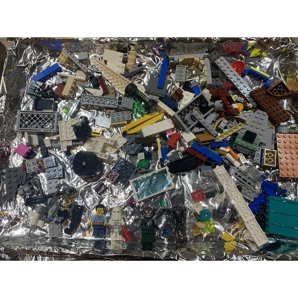 LEGO Lot Includes Minifigures Bricks Parts Collection Star Wars Building Bulk D